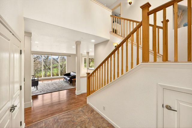 523 Strawberry Lane, Ashland, OR 97520