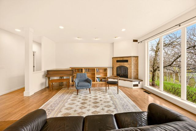 523 Strawberry Lane, Ashland, OR 97520