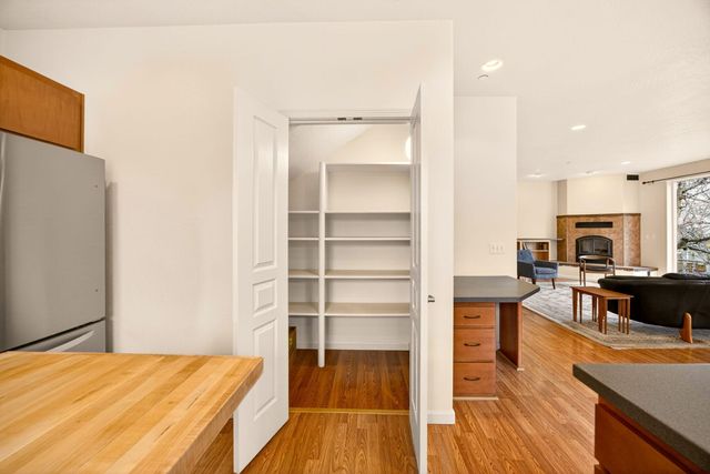 523 Strawberry Lane, Ashland, OR 97520