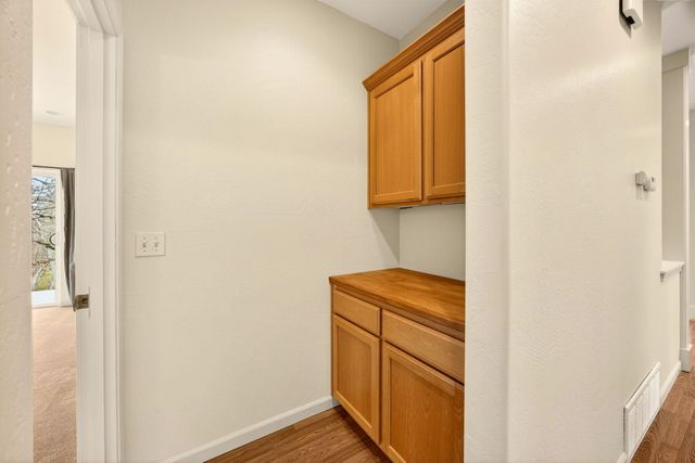 523 Strawberry Lane, Ashland, OR 97520