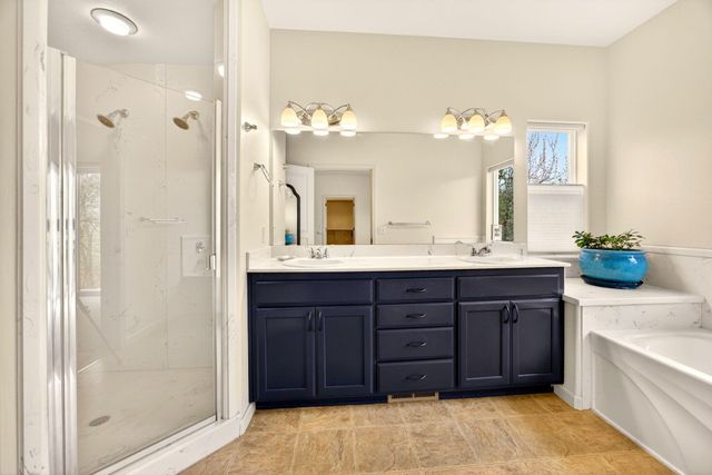 523 Strawberry Lane, Ashland, OR 97520