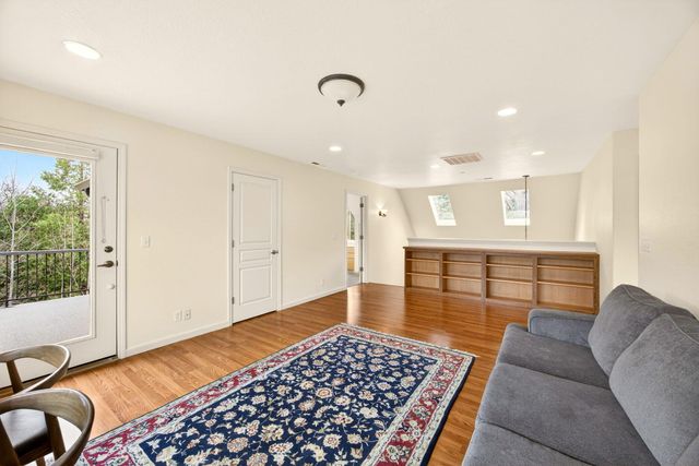 523 Strawberry Lane, Ashland, OR 97520