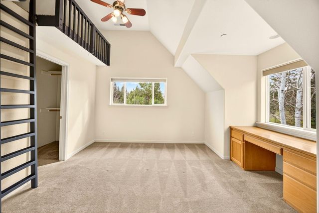 523 Strawberry Lane, Ashland, OR 97520