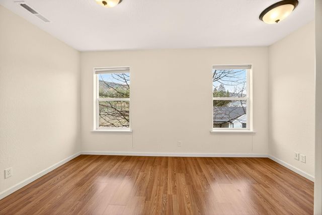 523 Strawberry Lane, Ashland, OR 97520