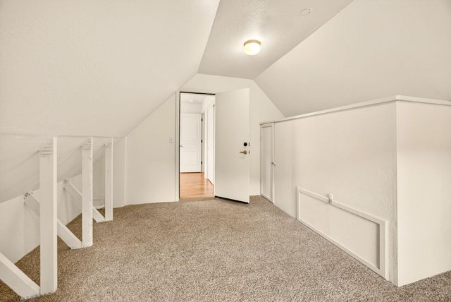 523 Strawberry Lane, Ashland, OR 97520