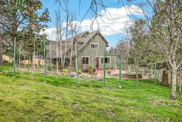 523 Strawberry Lane, Ashland, OR 97520