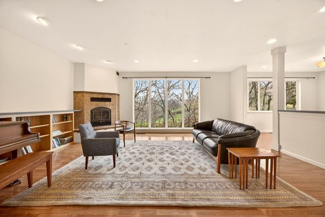 523 Strawberry Lane, Ashland, OR 97520