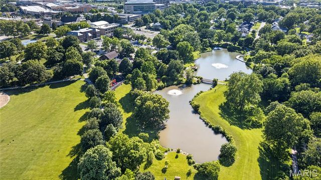11929 Paradise Lane, Des Peres, MO 63131