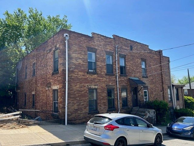 2201 Hawthorne Avenue, Swissvale, PA 15218