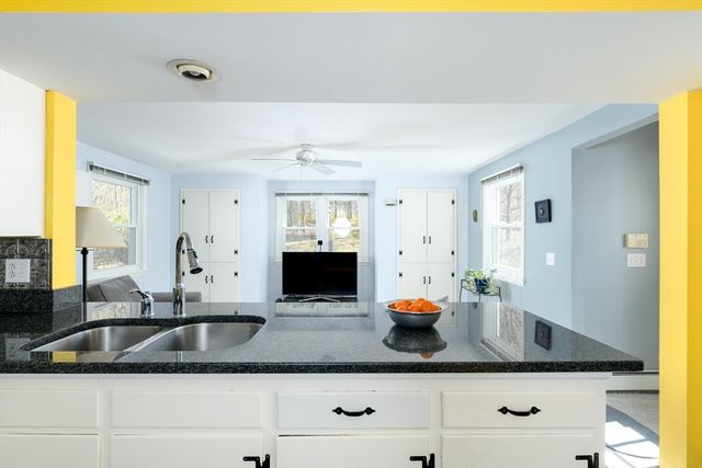 14 Wyndhurst Dr, Holden, MA 01520