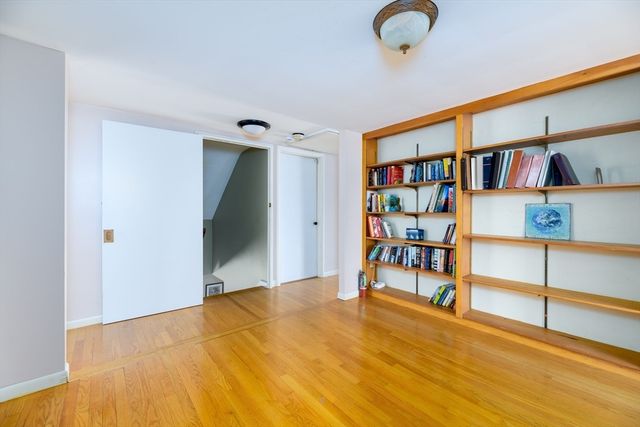 14 Wyndhurst Dr, Holden, MA 01520