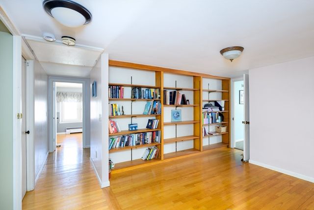 14 Wyndhurst Dr, Holden, MA 01520