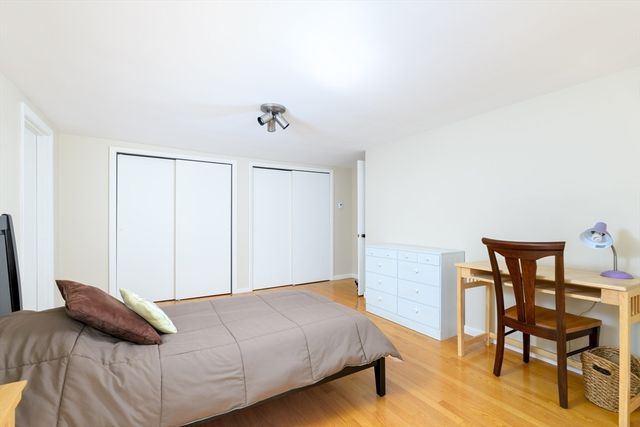 14 Wyndhurst Dr, Holden, MA 01520