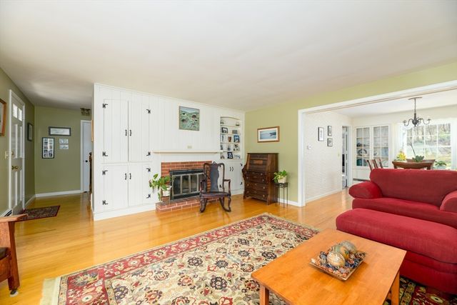 14 Wyndhurst Dr, Holden, MA 01520