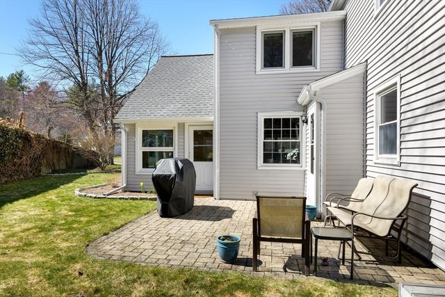 14 Wyndhurst Dr, Holden, MA 01520