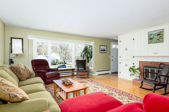 14 Wyndhurst Dr, Holden, MA 01520