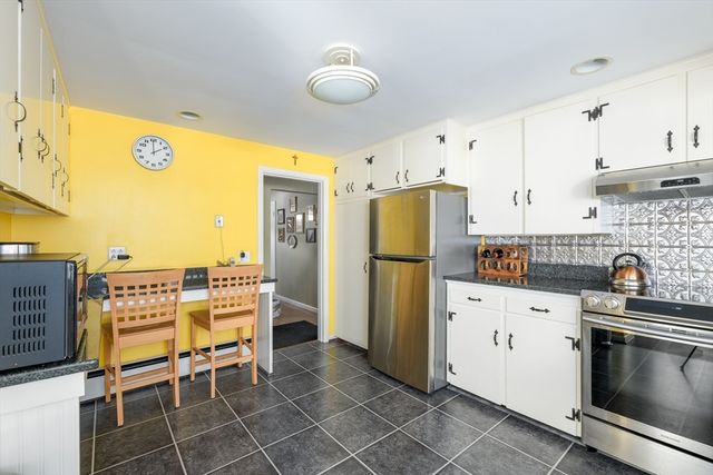 14 Wyndhurst Dr, Holden, MA 01520