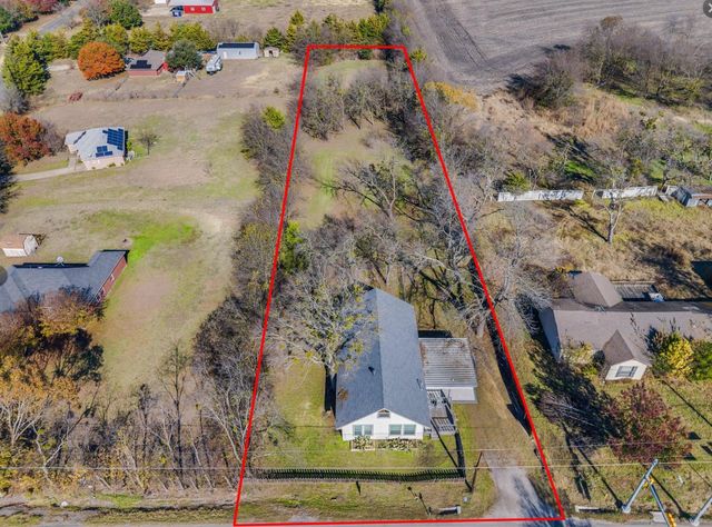 101 W Fm 6, Nevada, TX 75173