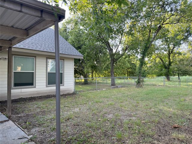 101 W Fm 6, Nevada, TX 75173