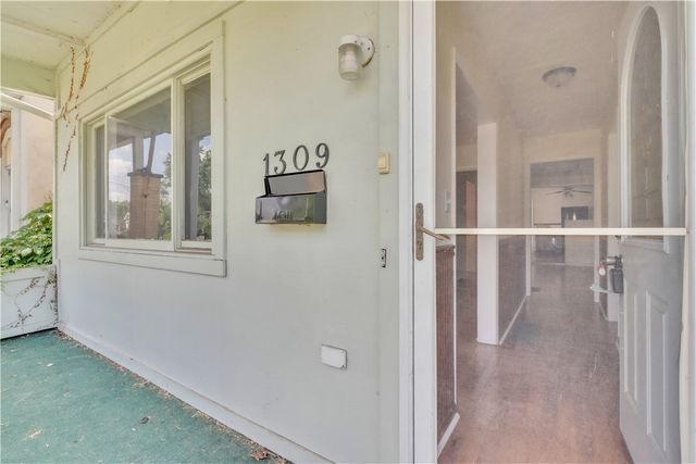 1309 3rd Ave, Beaver Falls, PA 15010