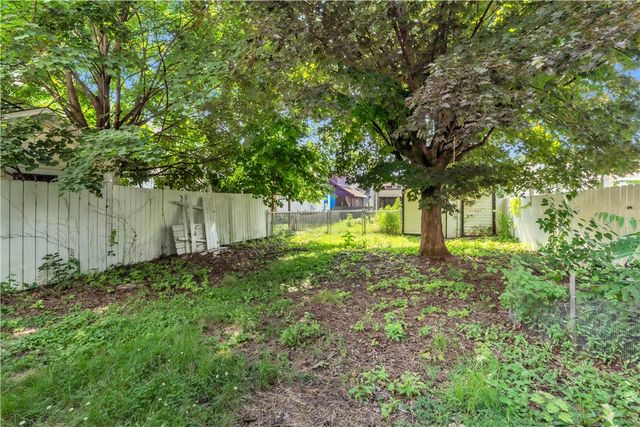 1309 3rd Ave, Beaver Falls, PA 15010
