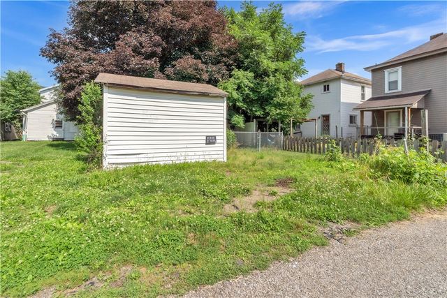 1309 3rd Ave, Beaver Falls, PA 15010