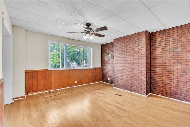 1309 3rd Ave, Beaver Falls, PA 15010