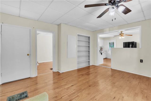 1309 3rd Ave, Beaver Falls, PA 15010