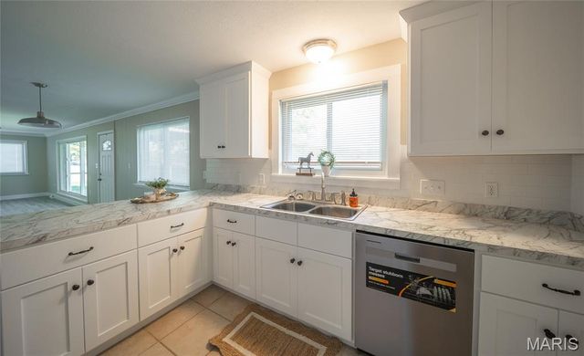 612 N Commercial Street, Crocker, MO 65452