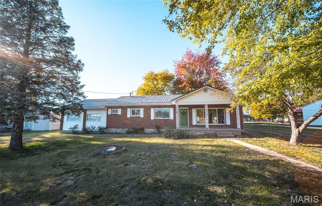 612 N Commercial Street, Crocker, MO 65452