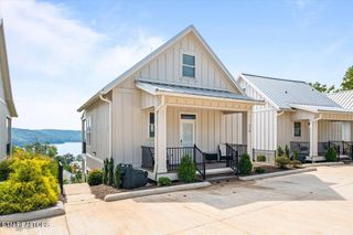118 E Harbor View Lane B, Lafollette, TN 37766