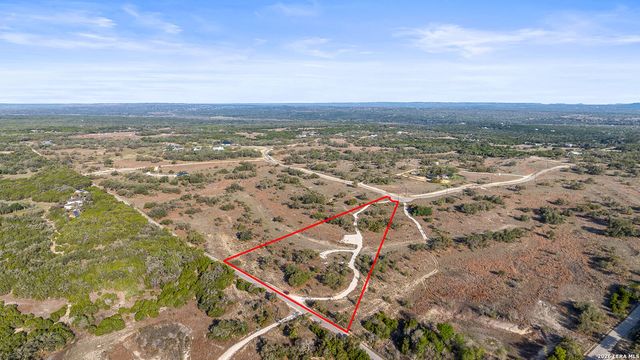 748 Whiskey Trail, Blanco, TX 78606