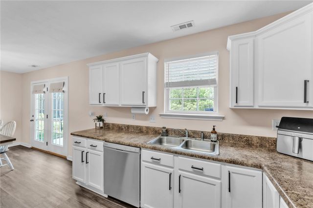 102 Lochenshire Place, Belton, SC 29627