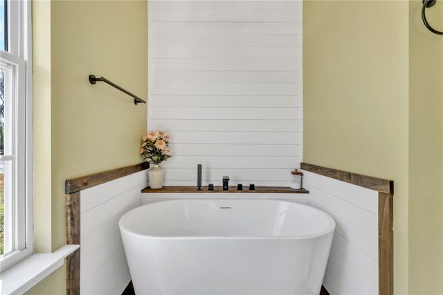 102 Lochenshire Place, Belton, SC 29627
