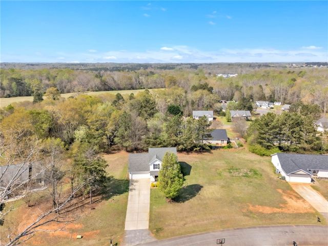 102 Lochenshire Place, Belton, SC 29627
