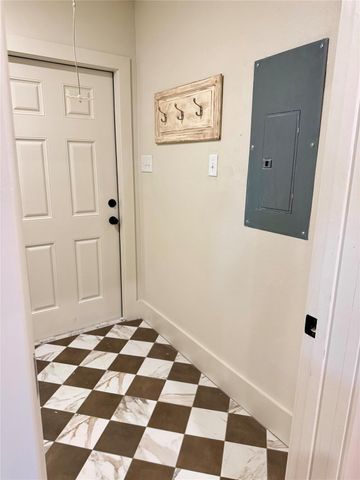 2109 Gentry Street, Houston, TX 77009