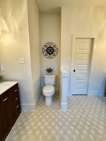 2109 Gentry Street, Houston, TX 77009