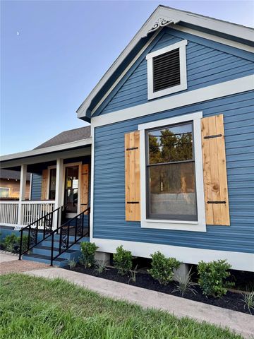2109 Gentry Street, Houston, TX 77009