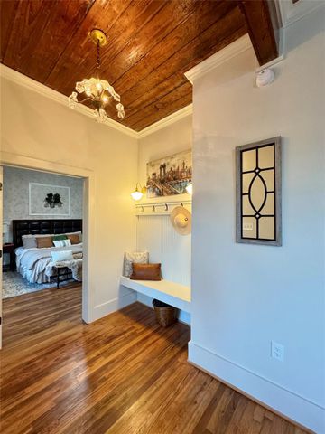 2109 Gentry Street, Houston, TX 77009