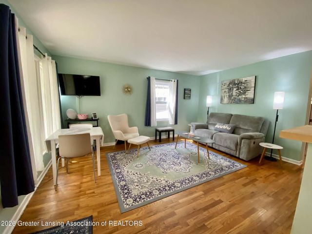 1824 S Rundle Avenue, Lansing, MI 48910