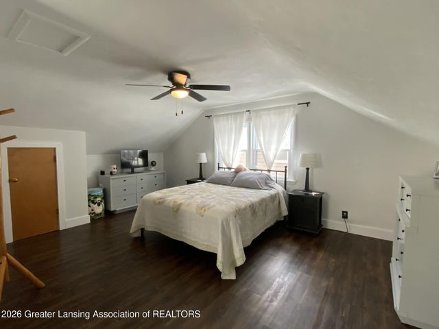 1824 S Rundle Avenue, Lansing, MI 48910