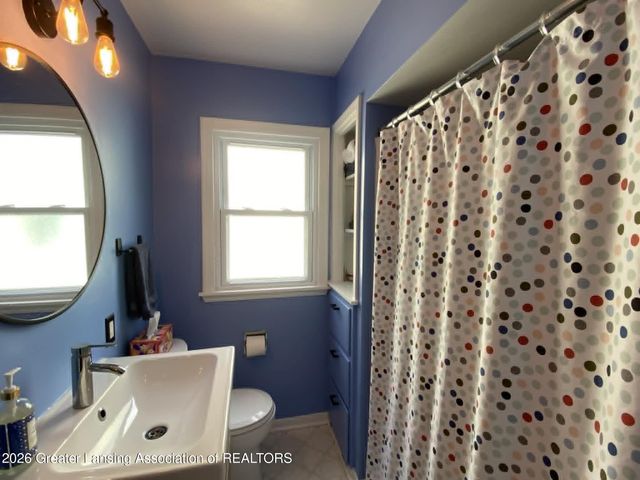 1824 S Rundle Avenue, Lansing, MI 48910