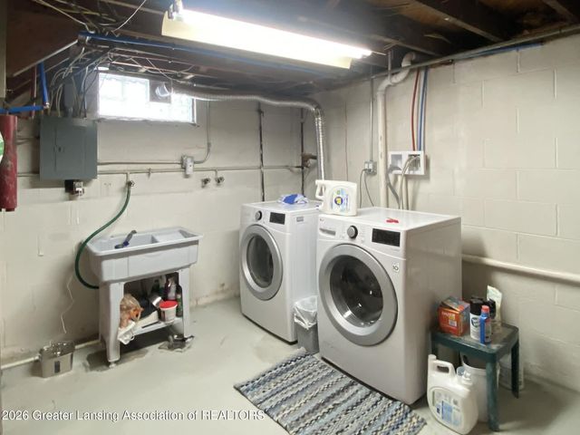 1824 S Rundle Avenue, Lansing, MI 48910