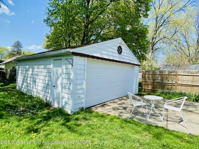 1824 S Rundle Avenue, Lansing, MI 48910