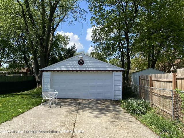 1824 S Rundle Avenue, Lansing, MI 48910