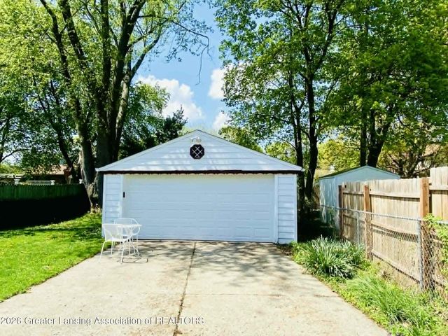 1824 S Rundle Avenue, Lansing, MI 48910