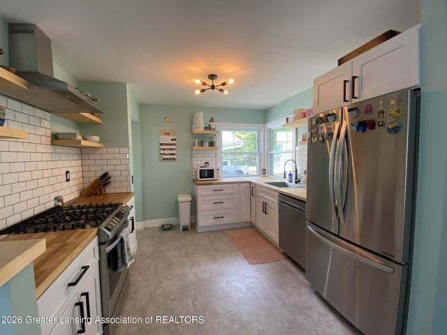 1824 S Rundle Avenue, Lansing, MI 48910