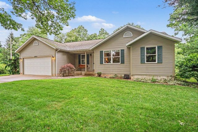 3921 S Sheridan Drive, Muskegon, MI 49444