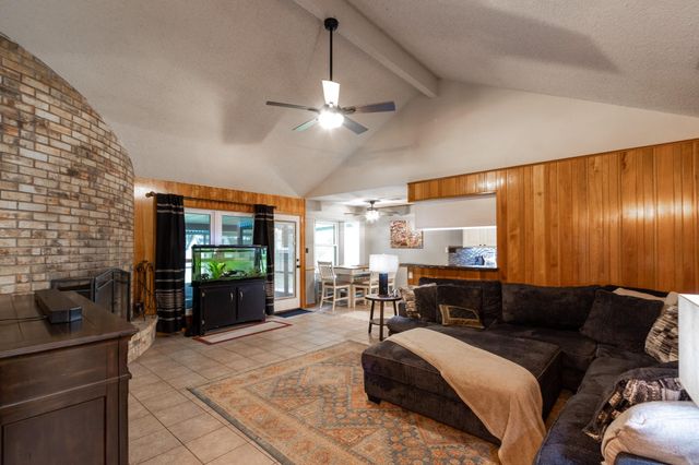 67 Sweetgum Court, Lake Jackson, TX 77566