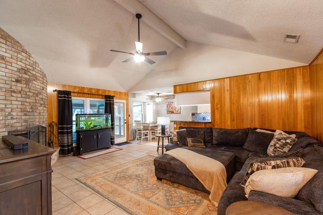 67 Sweetgum Court, Lake Jackson, TX 77566